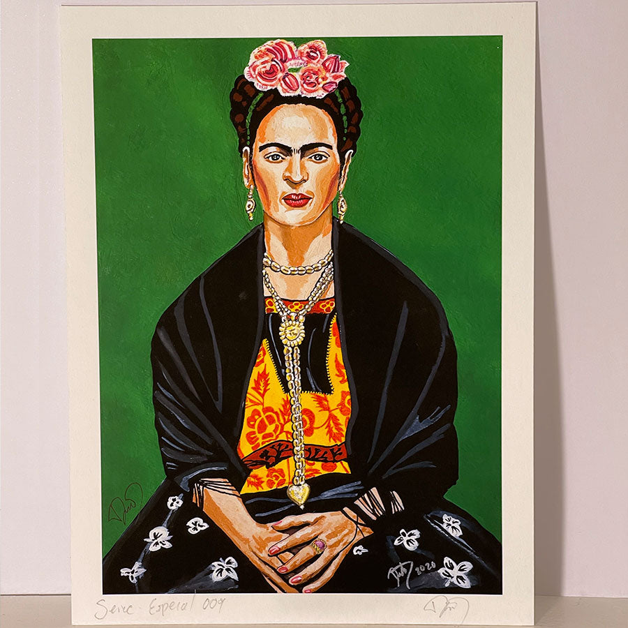 Frida in black